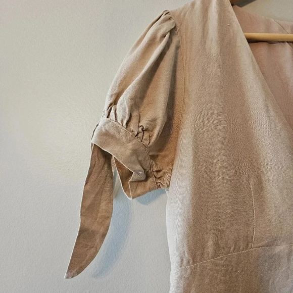 Sugarlips Women’s Casual Short Sleeve Mini Cream Dress Size Medium. - Picture 7 of 12